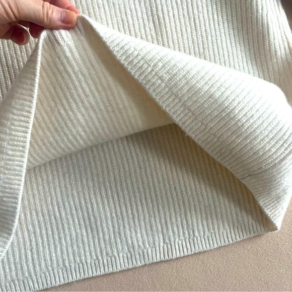 Quince Mongolian Cashmere Fisherman Crewneck Sweater Ivory size M Timeless Soft - Picture 5 of 16